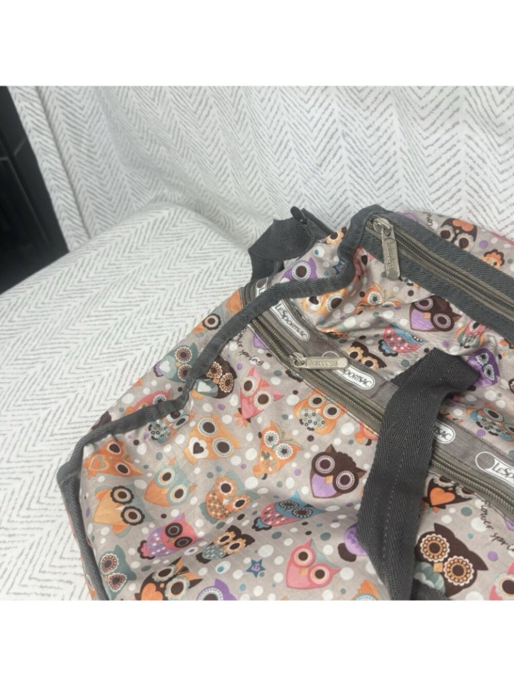 LeSportsac Weekender Travel Bag Duffel Hoot Owl Gray Pink Orange Lightweight - Picture 8 of 11